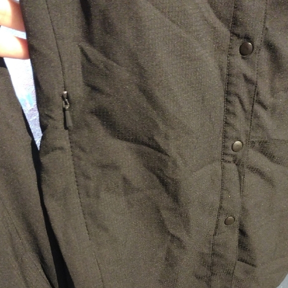 Columbia Women's Black Button Down Long Sleeves Shirt - Picture 9 of 17